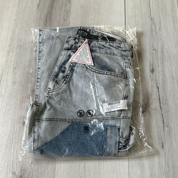 BOOHOO MAN SLIM RIGID FLARE PANEL DISTRESSED JEANS LIGHT BLUE 28L NWT - Picture 5 of 7